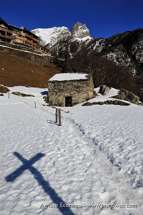 15 Dasile e l'ombra della croce.jpg
